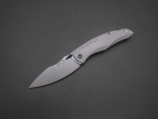 Krotos_gray